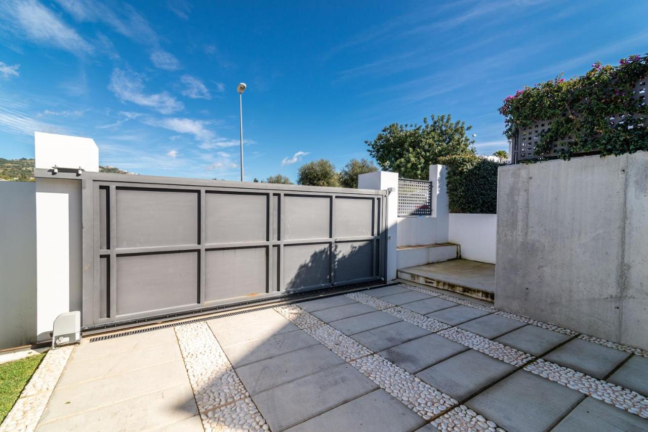 Villa New Luxurious 4-bdrm Next To Beach/golf — La Marbella